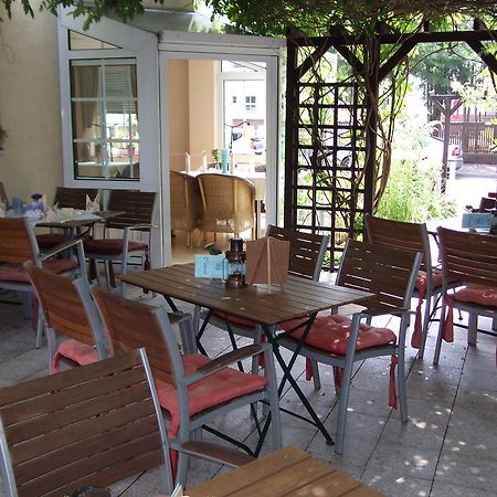Pension & Cafe Am Kraehenberg Halle  Εξωτερικό φωτογραφία