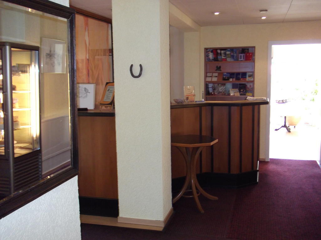 Pension & Cafe Am Kraehenberg Halle  Εξωτερικό φωτογραφία