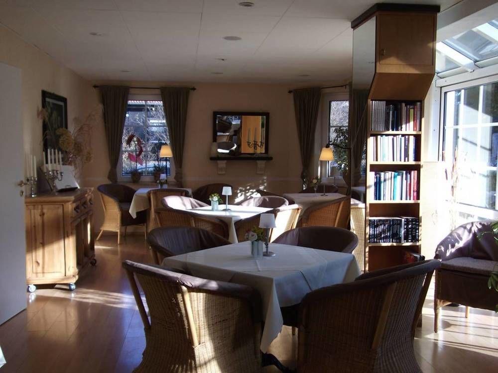 Pension & Cafe Am Kraehenberg Halle  Εξωτερικό φωτογραφία