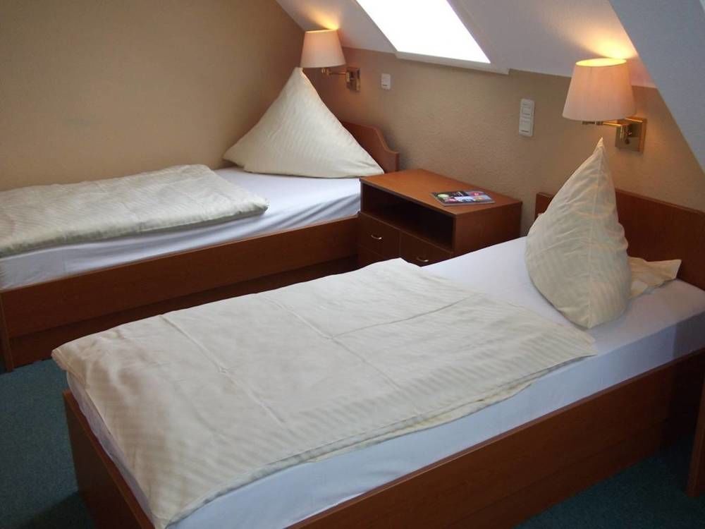 Pension & Cafe Am Kraehenberg Halle  Εξωτερικό φωτογραφία